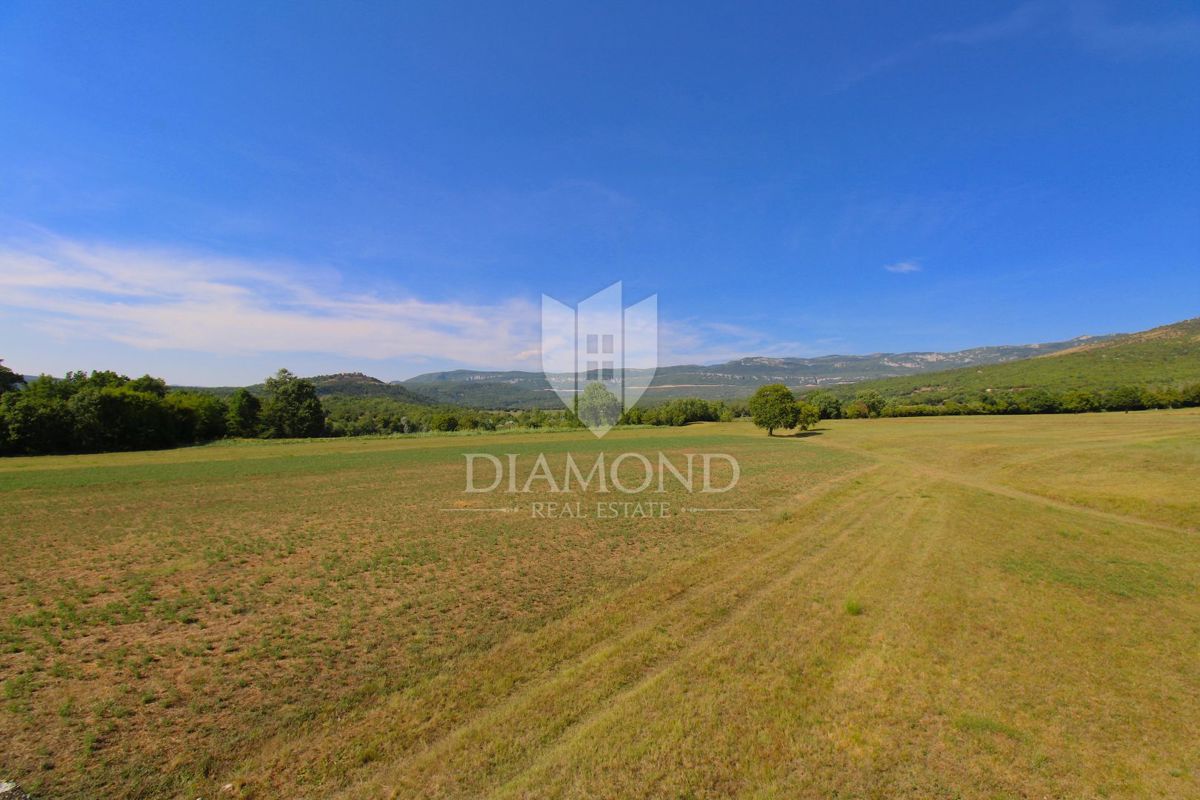 Boljun, una casa in una bella posizione con vista aperta