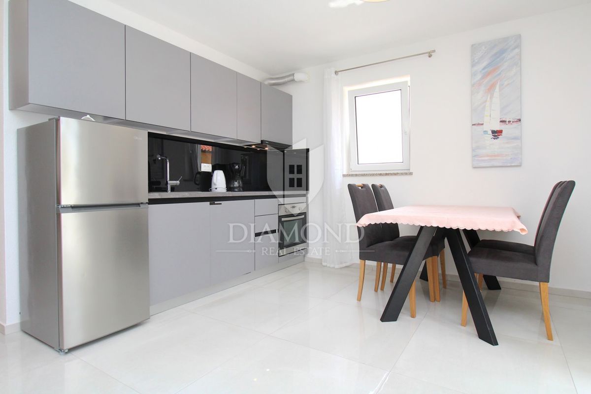 Rabac, bellissimo appartamento al piano terra con giardino, vista mare