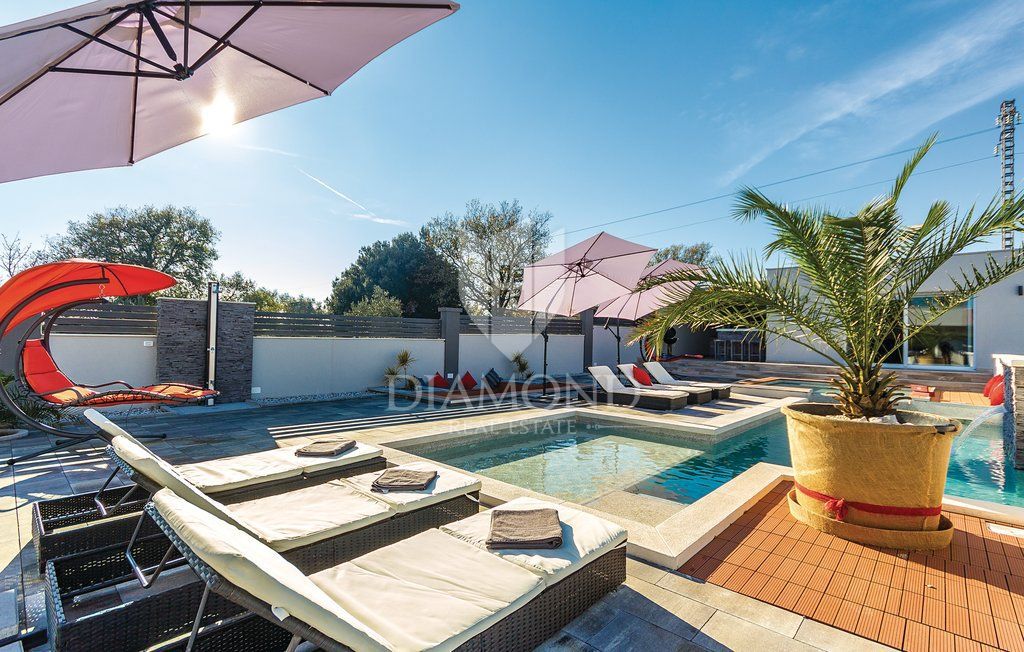 Liznjan, dintorni, spaziosa Villa con piscina