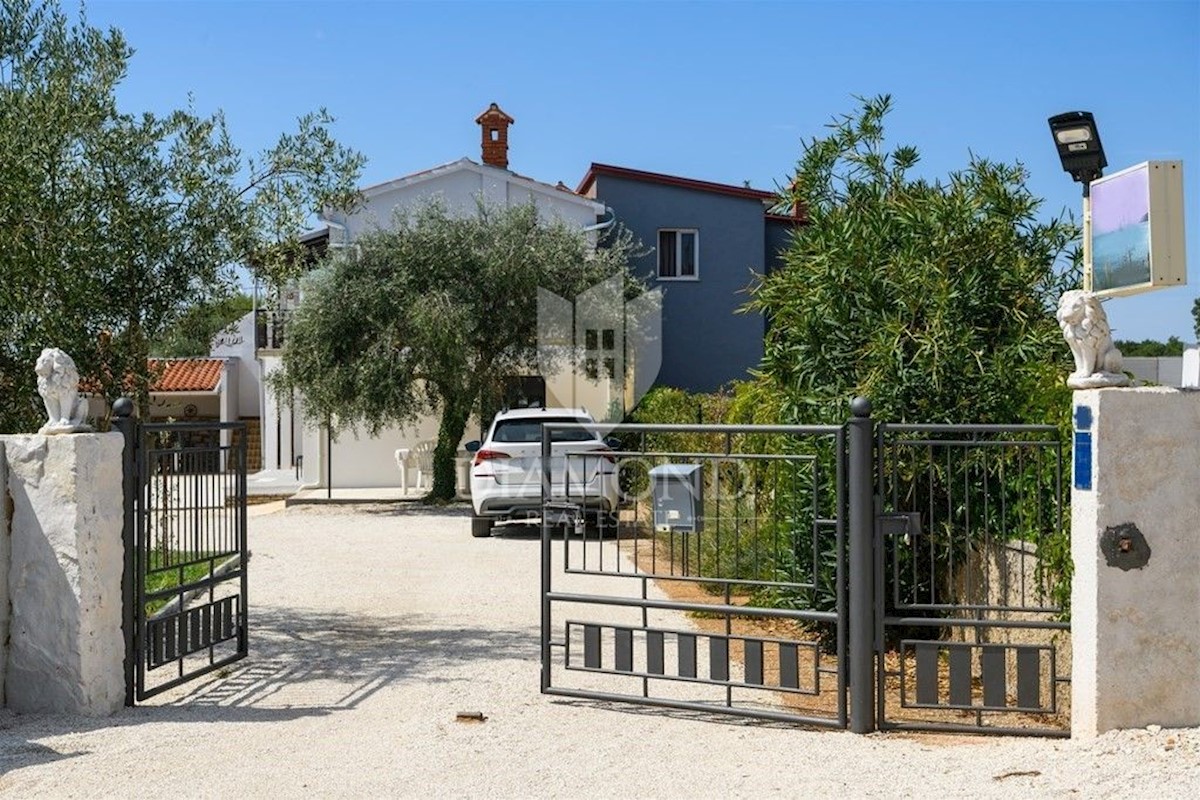 Duga Uvala, casa vacanze ristrutturata con piscina