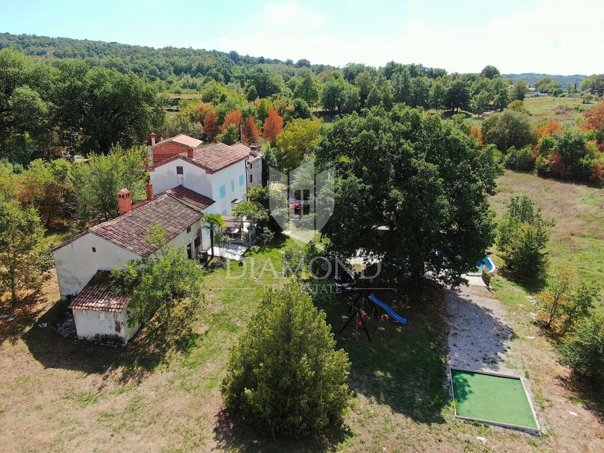Labin, dintorni, casa con piscina e ampio giardino