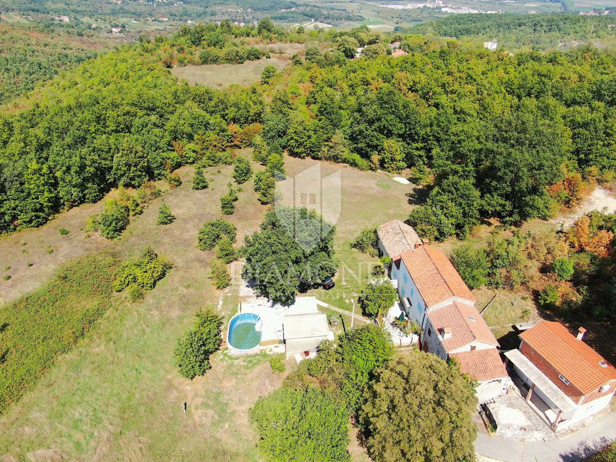 Labin, dintorni, casa con piscina e ampio giardino