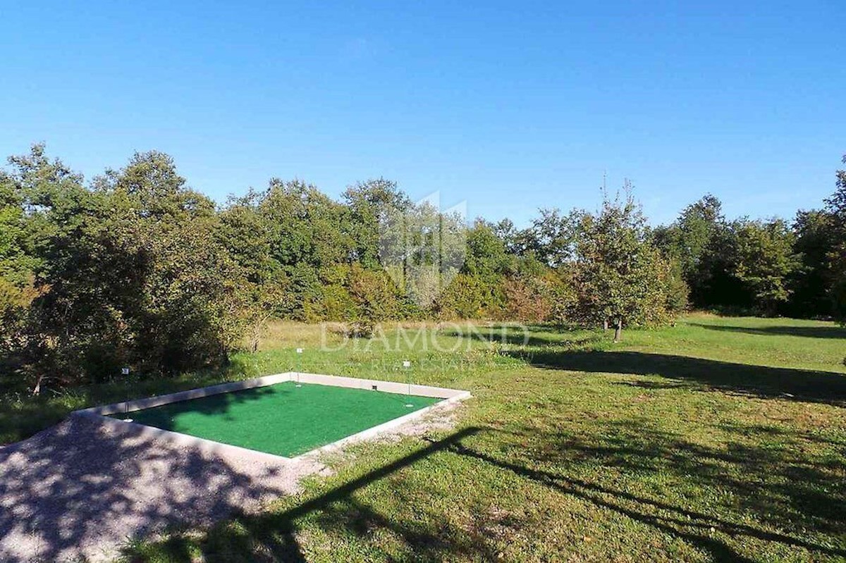 Labin, dintorni, casa con piscina e ampio giardino