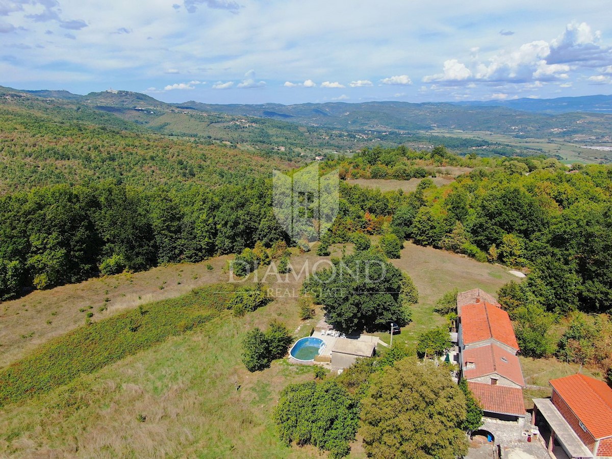 Labin, dintorni, casa con piscina e ampio giardino