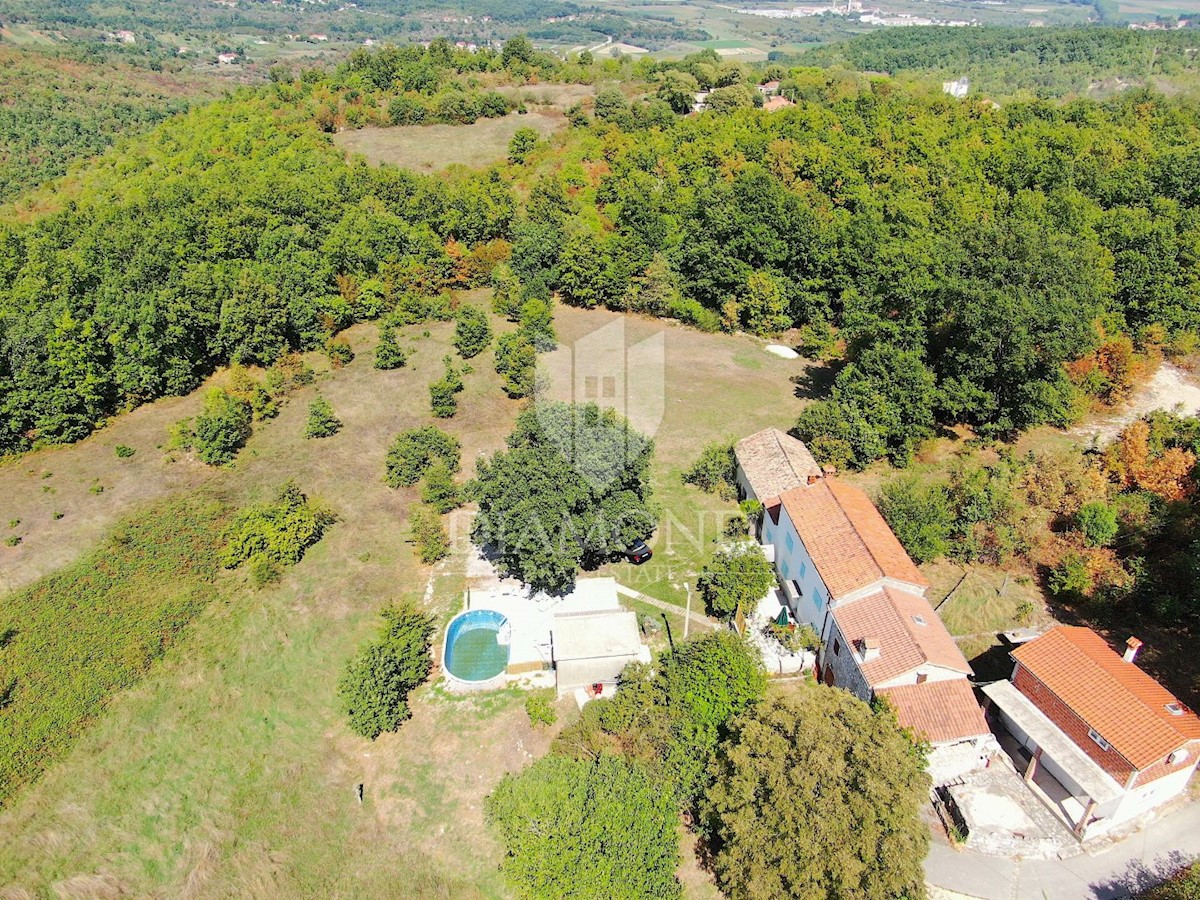 Labin, dintorni, casa con piscina e ampio giardino