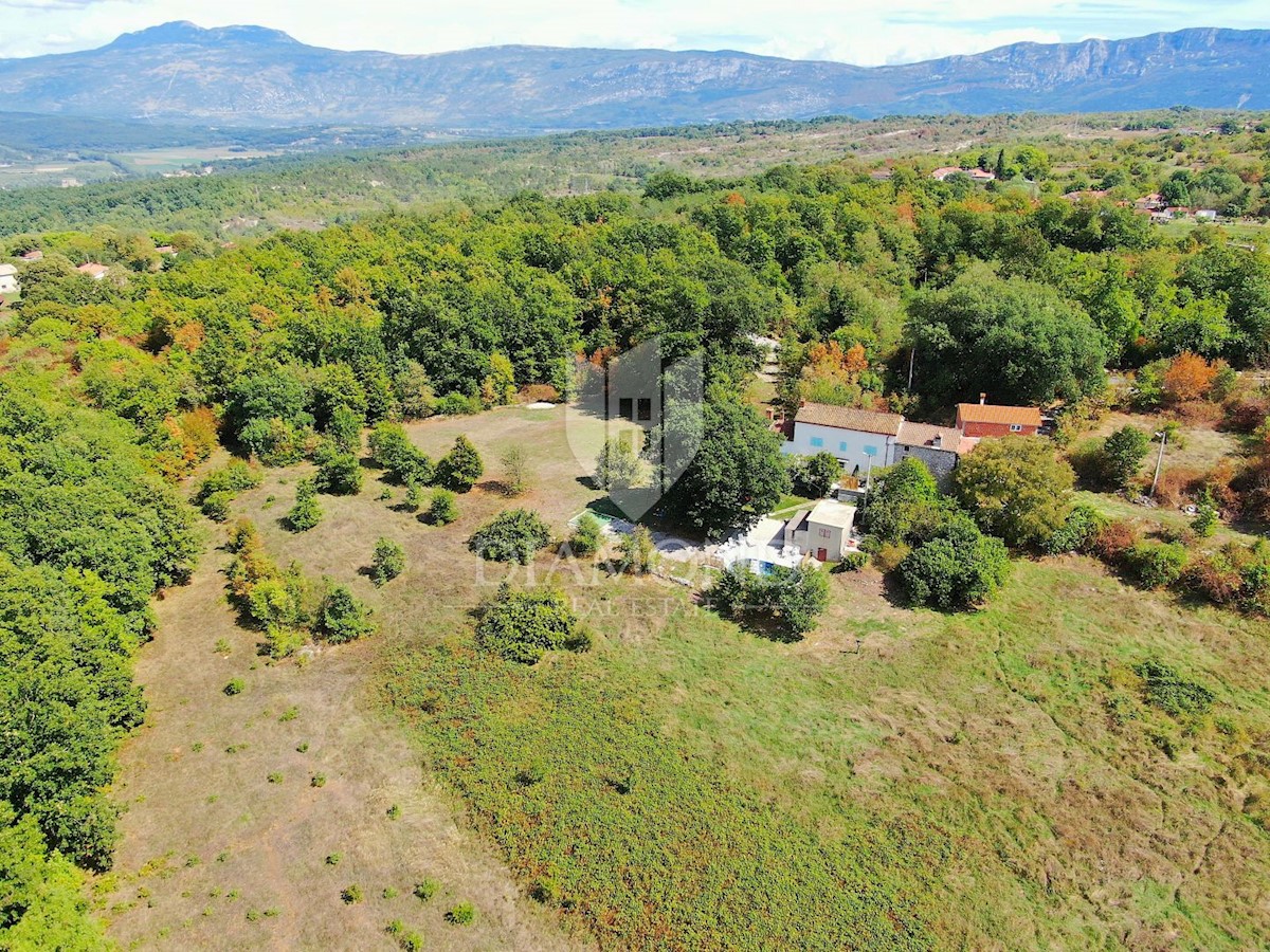 Labin, dintorni, casa con piscina e ampio giardino