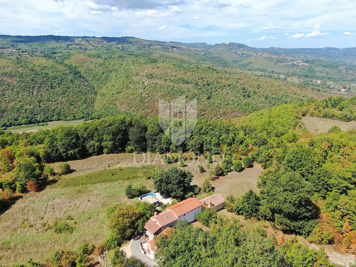 Labin, dintorni, casa con piscina e ampio giardino