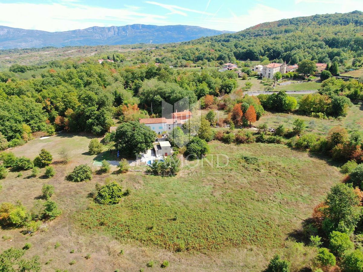 Labin, dintorni, casa con piscina e ampio giardino