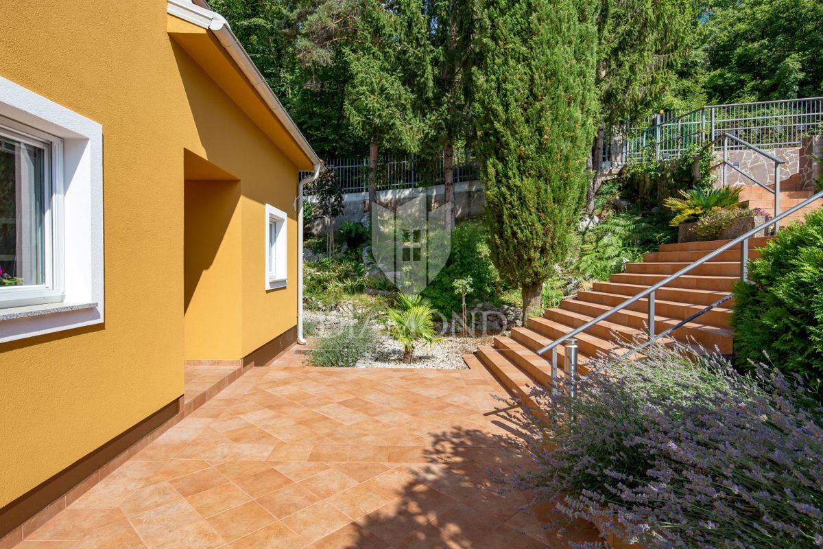 Opatija, dintorni, bellissima tenuta in un'ottima posizione