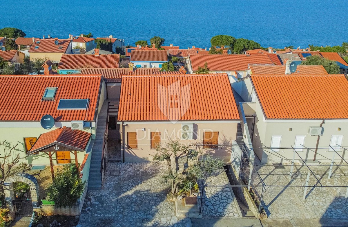 Umago, Crveni vrh! Casa con una bellissima vista sul mare!