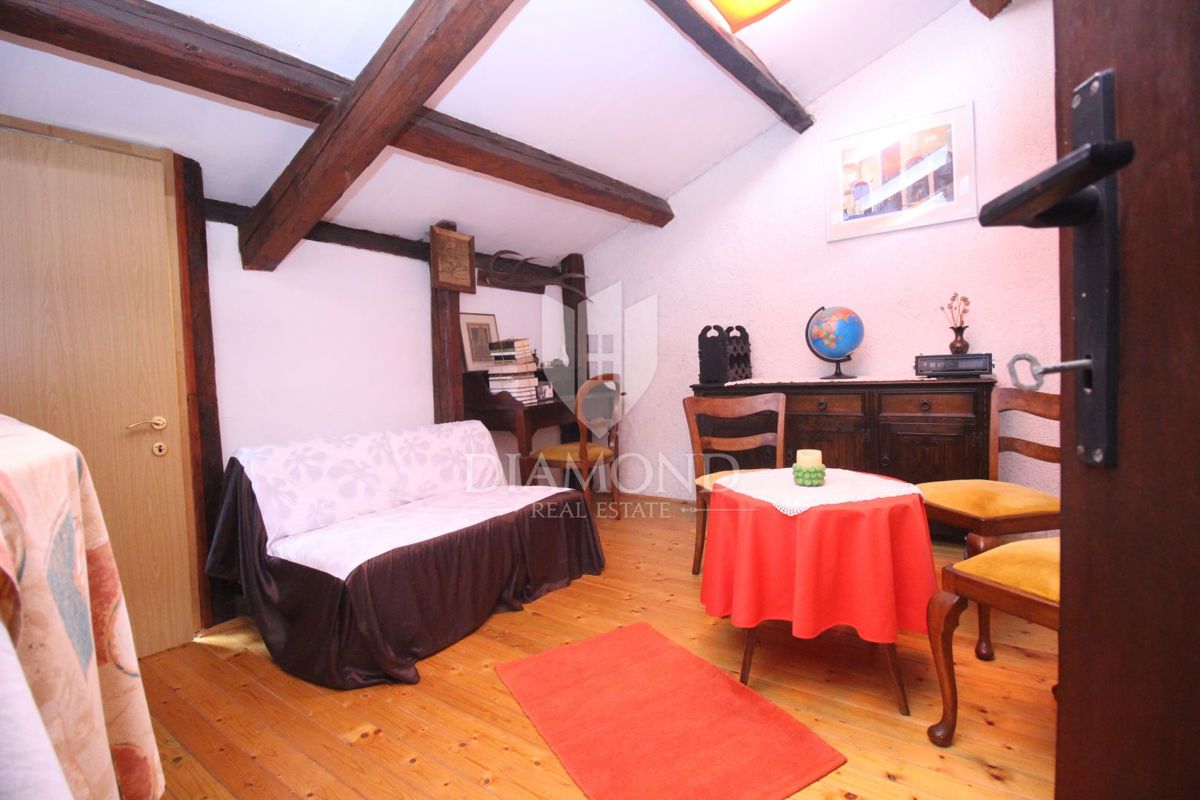 Marčana, dintorni, casa in pietra autoctona