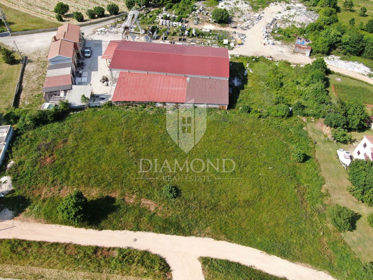 Kršan, terreno edificabile con vista sull'Učka