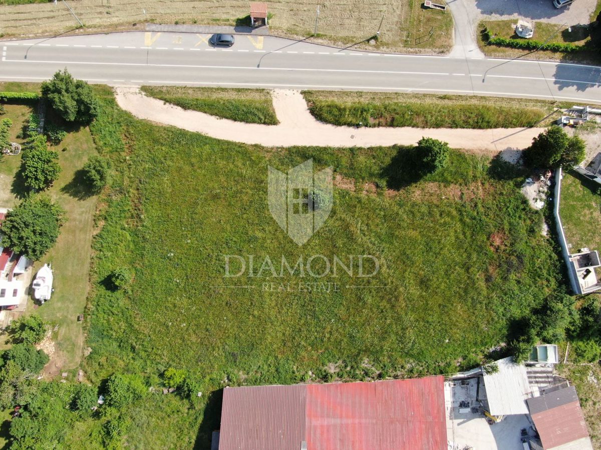 Kršan, terreno edificabile con vista sull'Učka