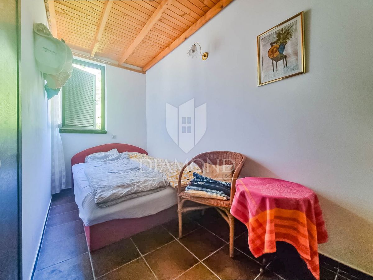 Parenzo, dintorni, bilocale a 300 m dal mare!