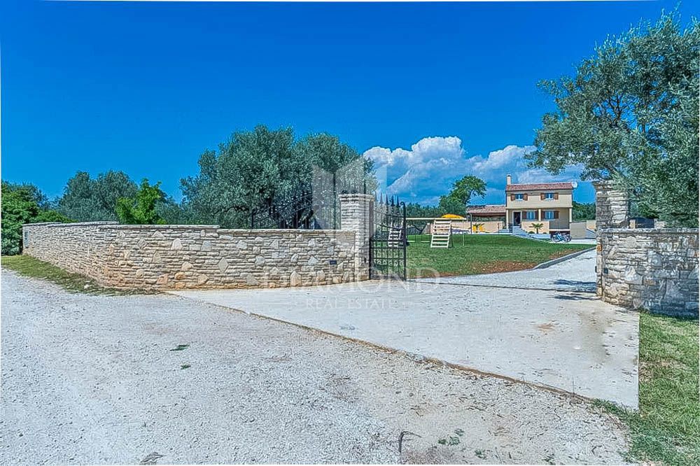 Fasana, una villa isolata con vista sul mare!