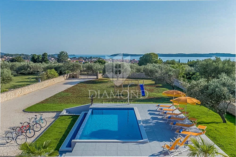 Fasana, una villa isolata con vista sul mare!