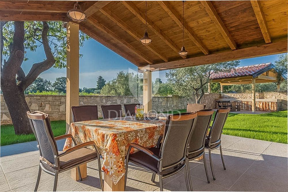 Fasana, una villa isolata con vista sul mare!