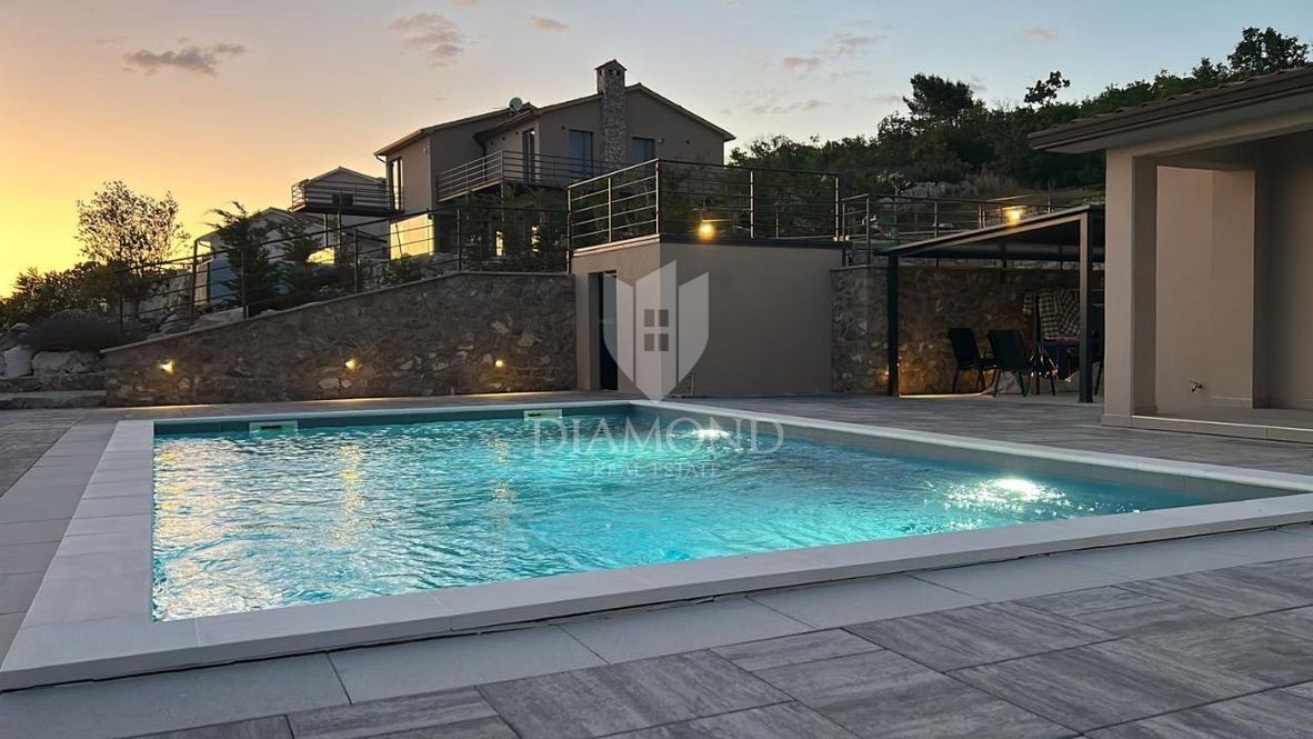 Labin, casa vacanza con due appartamenti separati, vista mare