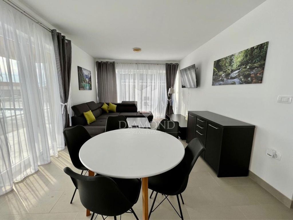 Labin, casa vacanza con due appartamenti separati, vista mare