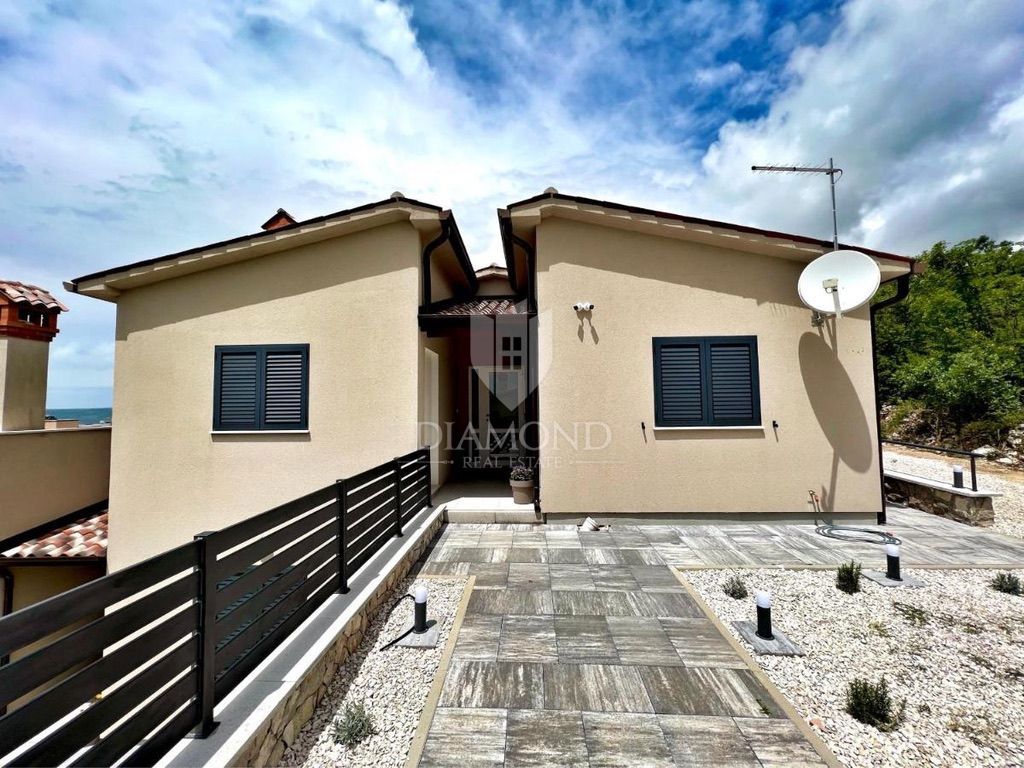 Labin, casa vacanza con due appartamenti separati, vista mare