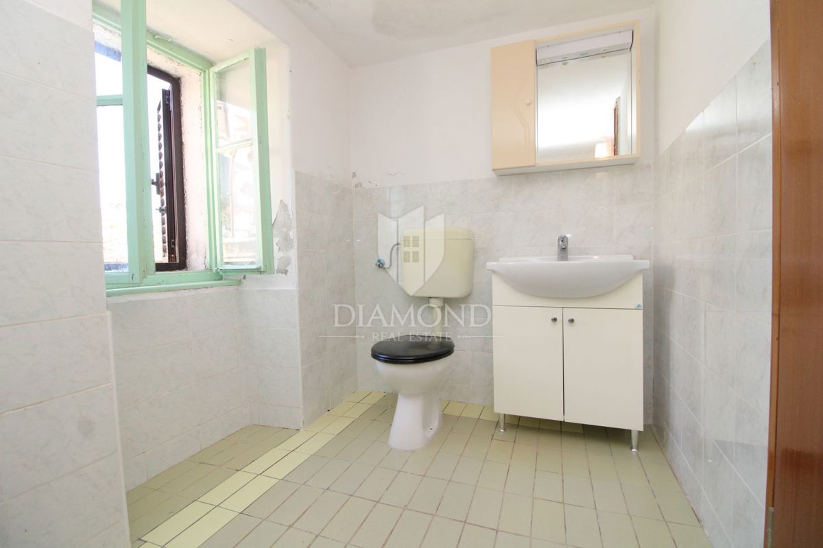 Albona, dintorni, casa di adattamento in una bella posizione