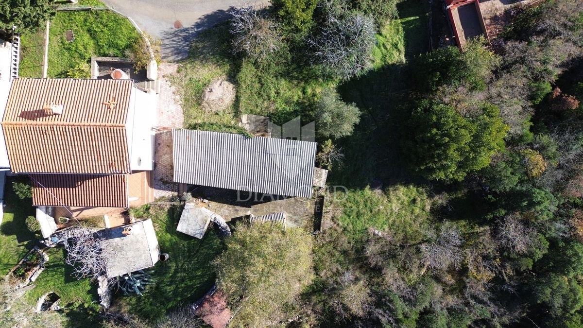 Albona, dintorni, casa di adattamento in una bella posizione