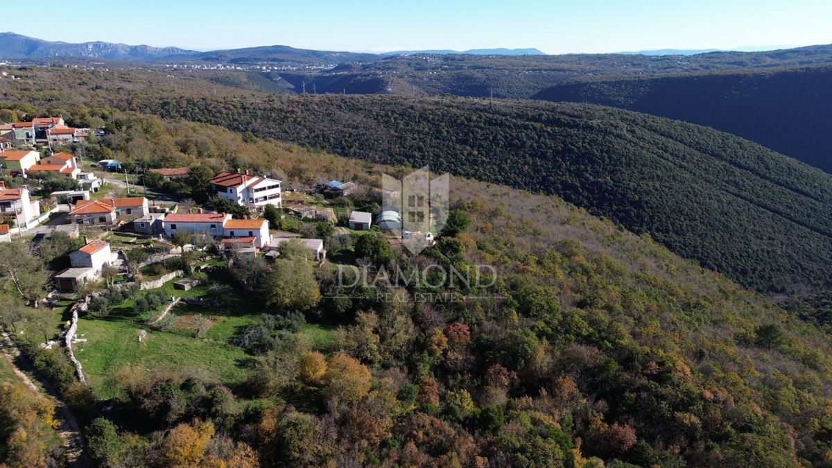 Albona, dintorni, casa di adattamento in una bella posizione
