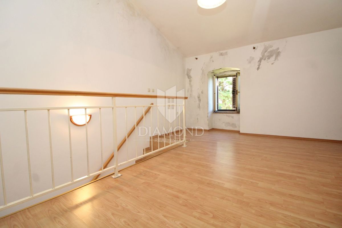 Albona, dintorni, casa di adattamento in una bella posizione