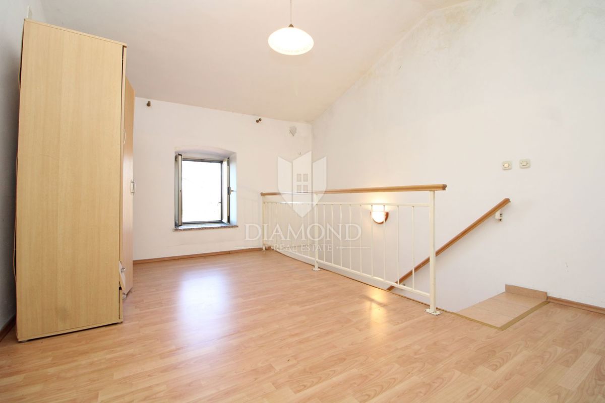 Albona, dintorni, casa di adattamento in una bella posizione