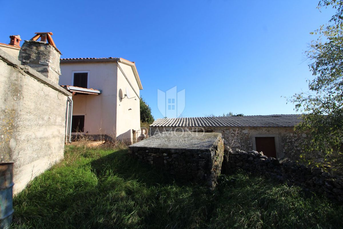 Albona, dintorni, casa di adattamento in una bella posizione