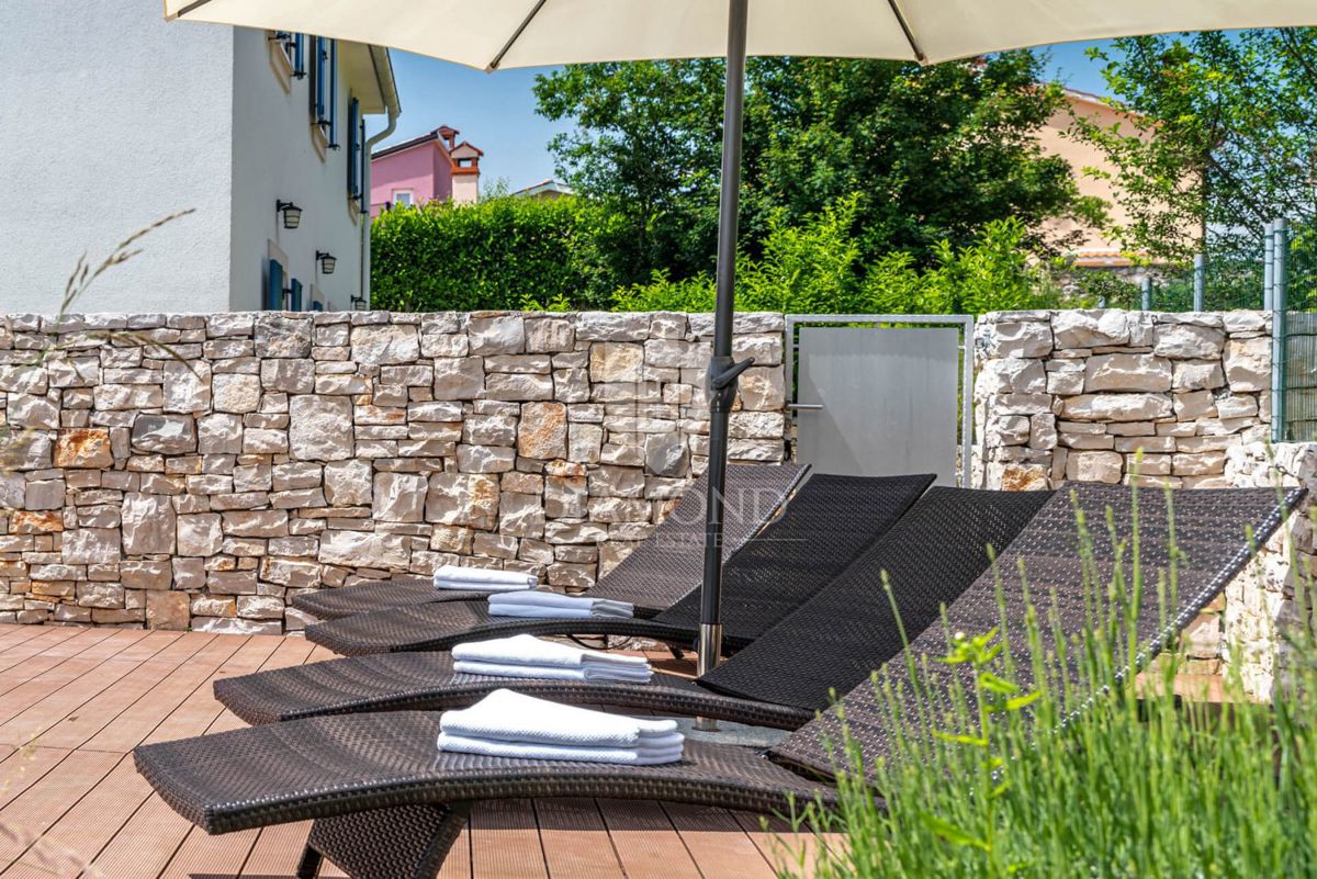 Albona, Villa con piscina