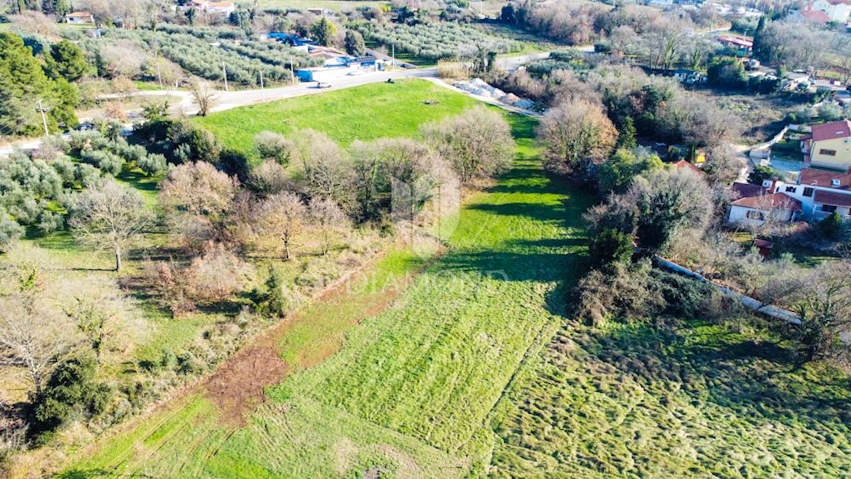 Medolino, terreno con potenziale, a 500 metri dal mare!