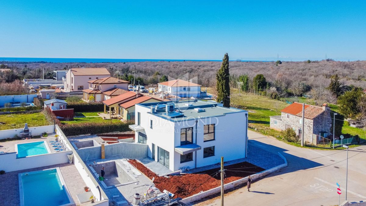 Umago! Casa moderna attrezzata con piscina!