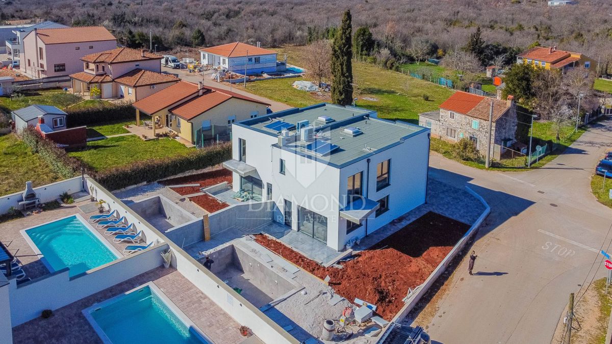 Umago! Casa moderna attrezzata con piscina!