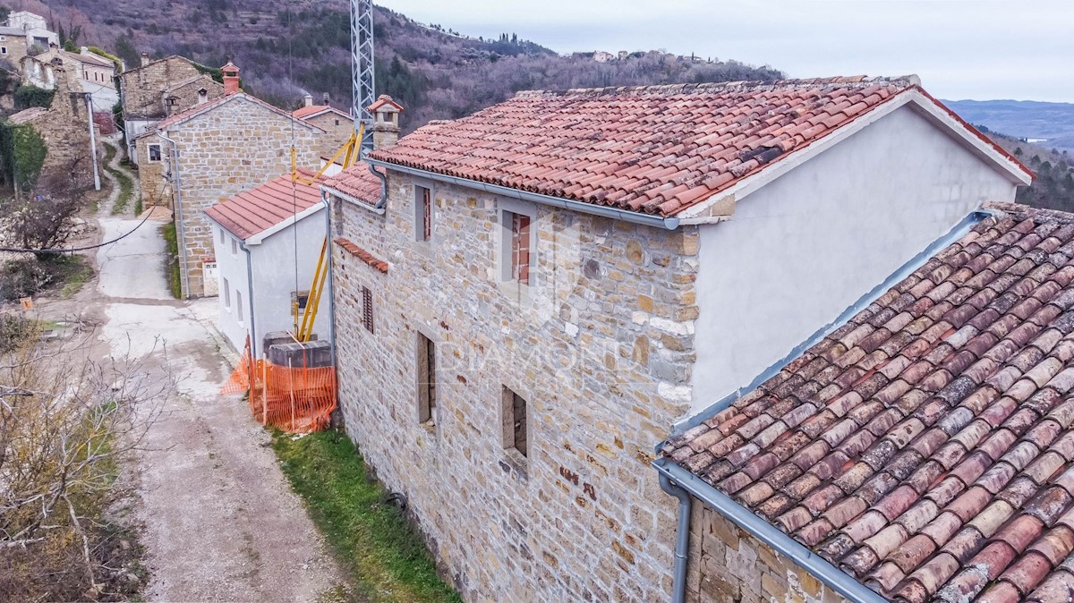 Motovun, Casa in pietra con vista panoramica su Montona!