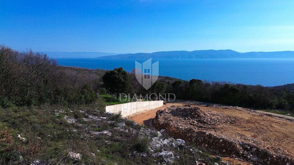 Labin, Rabac, terreno edificabile con vista mare 