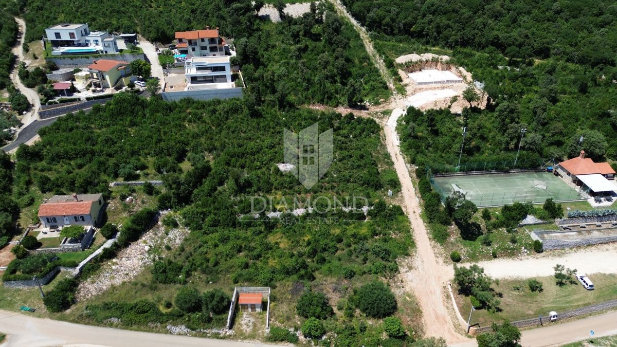 Albona, dintorni, terreno edificabile con vista mare