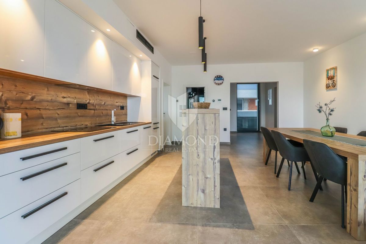 Fasana, Appartamento moderno direttamente sul mare