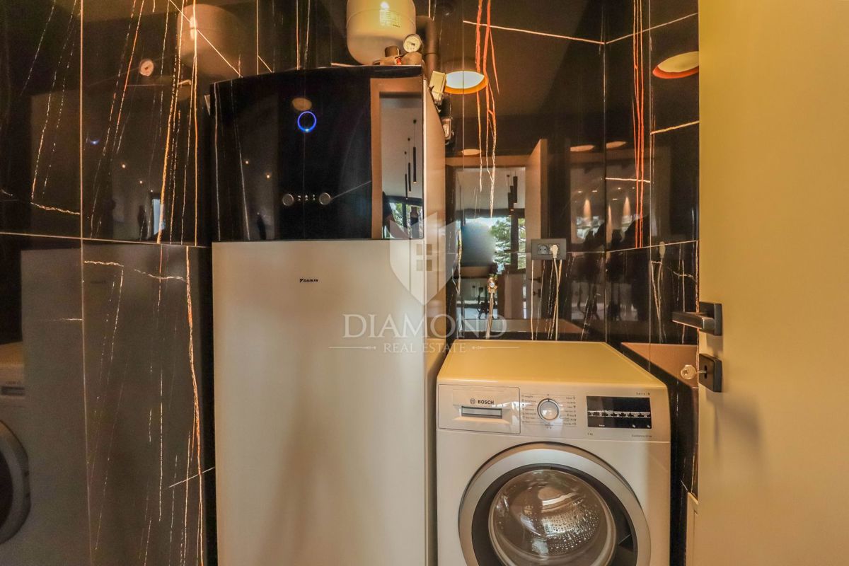 Fasana, Appartamento moderno direttamente sul mare