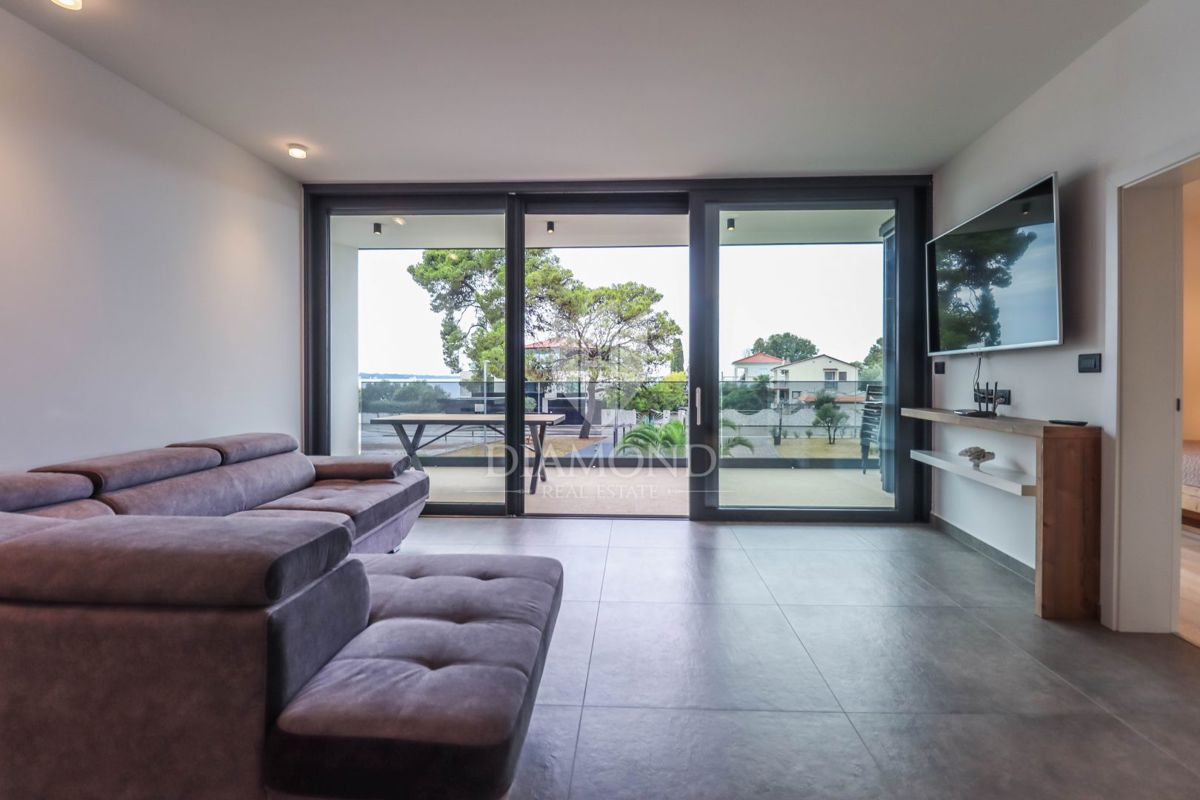 Fasana, Appartamento moderno direttamente sul mare