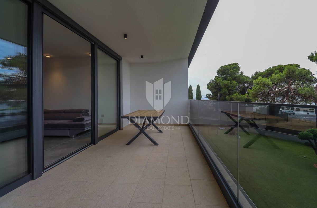 Fasana, Appartamento moderno direttamente sul mare