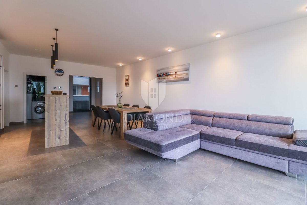 Fasana, Appartamento moderno direttamente sul mare