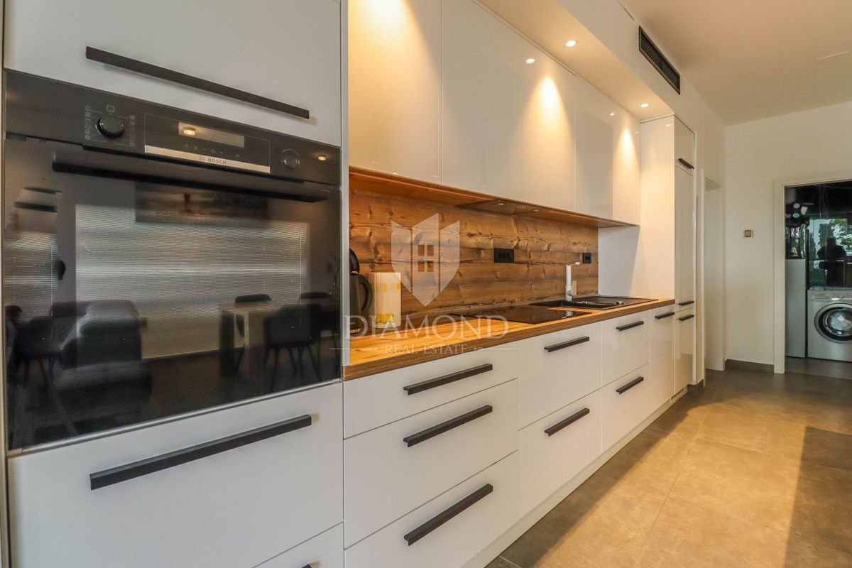 Fasana, Appartamento moderno direttamente sul mare