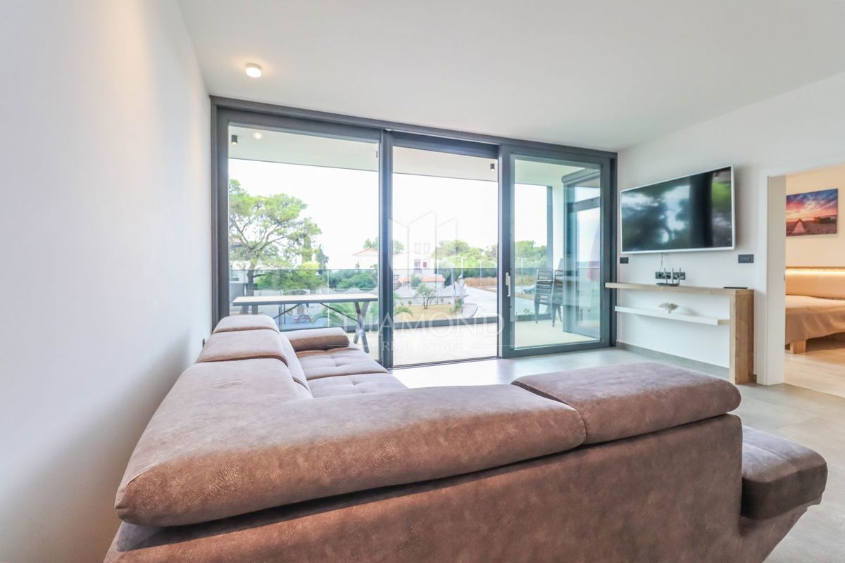 Fasana, Appartamento moderno direttamente sul mare