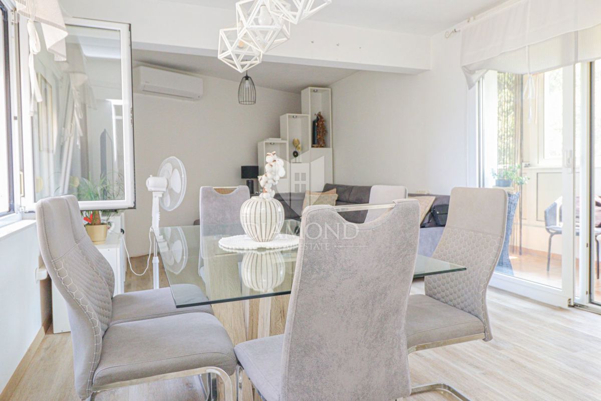 Pula, Bellissimo appartamento vicino all'Anfiteatro con vista sul mare