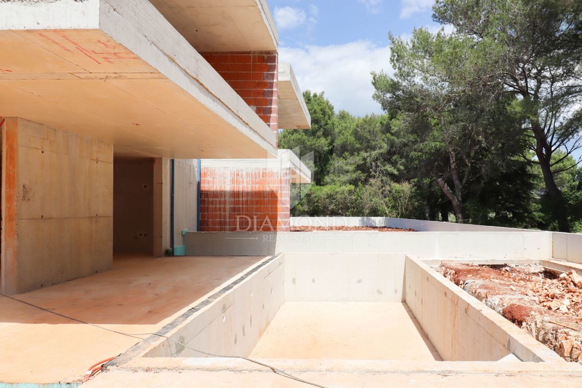 Nuova costruzione con piscina vicino a Rovigno