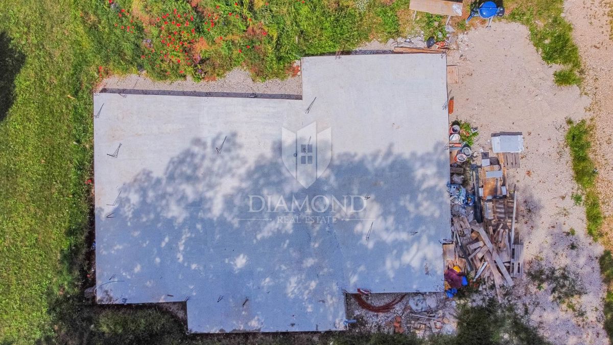 Spaziosa villa in costruzione in una posizione tranquilla!