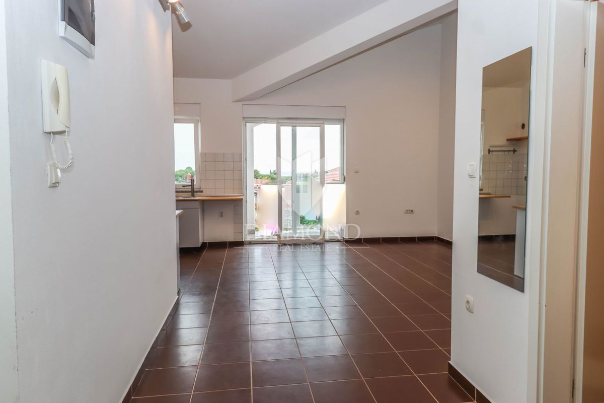 Novigrad, Opportunità! Appartamento con due camere da letto con vista mare!