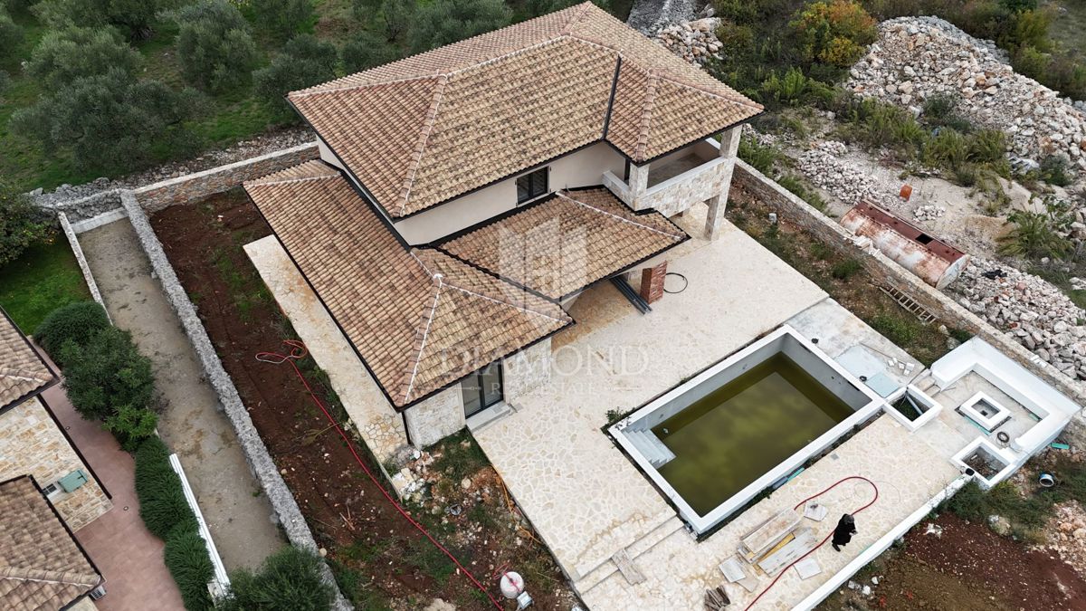 Krk, spaziosa villa di nuova costruzione