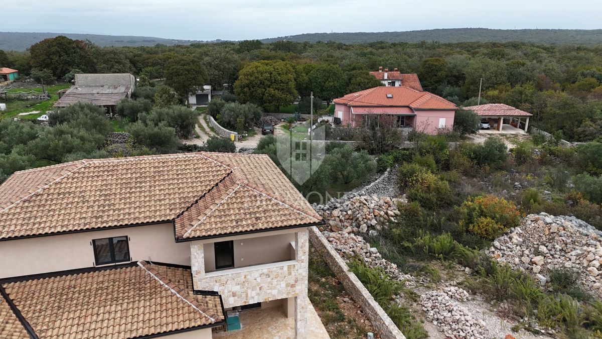 Krk, spaziosa villa di nuova costruzione